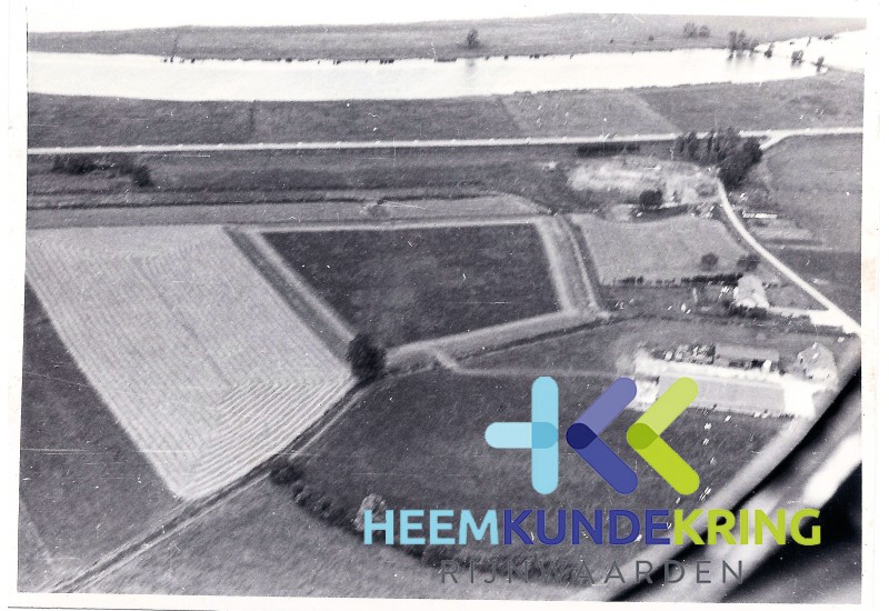 Luchtfoto Herwen Havezate de Boswaaij afgebroken 1974 ivm Batavenweg Coll. G.B.Janssen F0000025